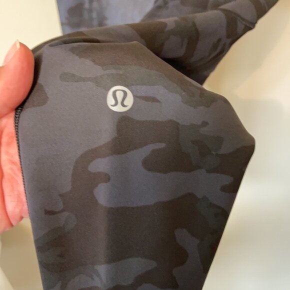 Like New Fast and Free Crop II 19" I Size 8 - Picture 7 of 7